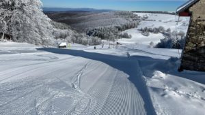 Weekend alb în Banatul Montan: Schi și distracție la Văliug, Gărâna, Semenic şi Muntele Mic