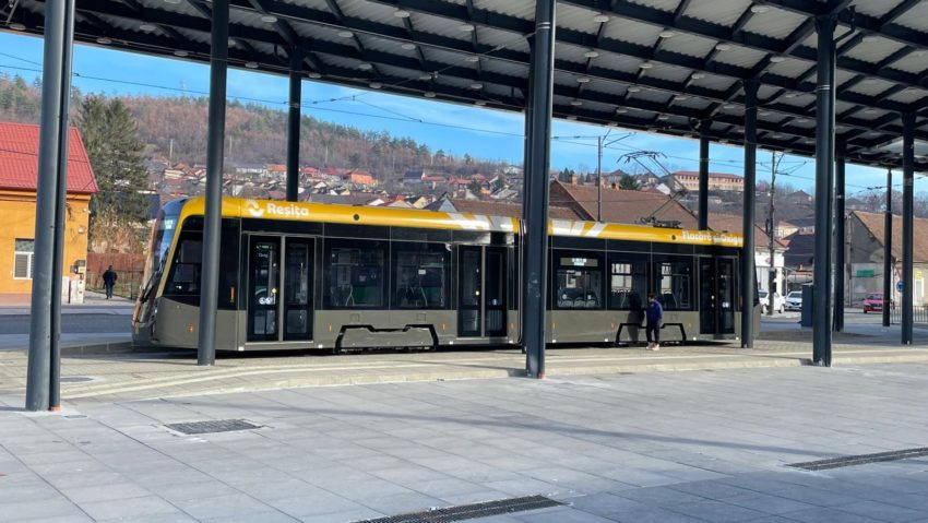 Un nou început la Reșița: tramvaiul a intrat oficial în circulaţie!