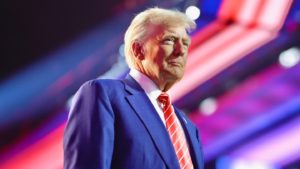 Trump promite o nouă eră de prosperitate americană, în faţa a mii de susţinători la Capital One Arena