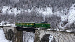 Semmeringul bănăţean riscă să fie transformat într-un tren de weekend