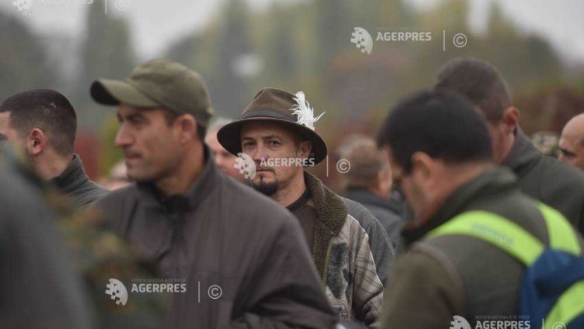 Silvicultorii protestează în faţa Ministerului Mediului, Apelor şi Pădurilor