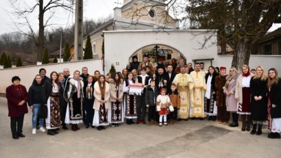 Slujbă arhierească și sfințire de clopote în Parohia Valea Bolvașnița